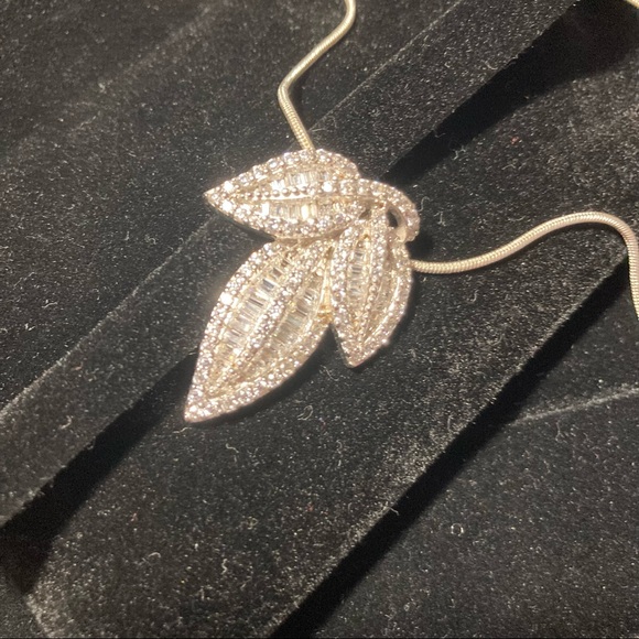 Gorgeous Bezel CZ Bella Diamond LOOK Pendant Necklace *not diamond* EUC - Picture 5 of 5